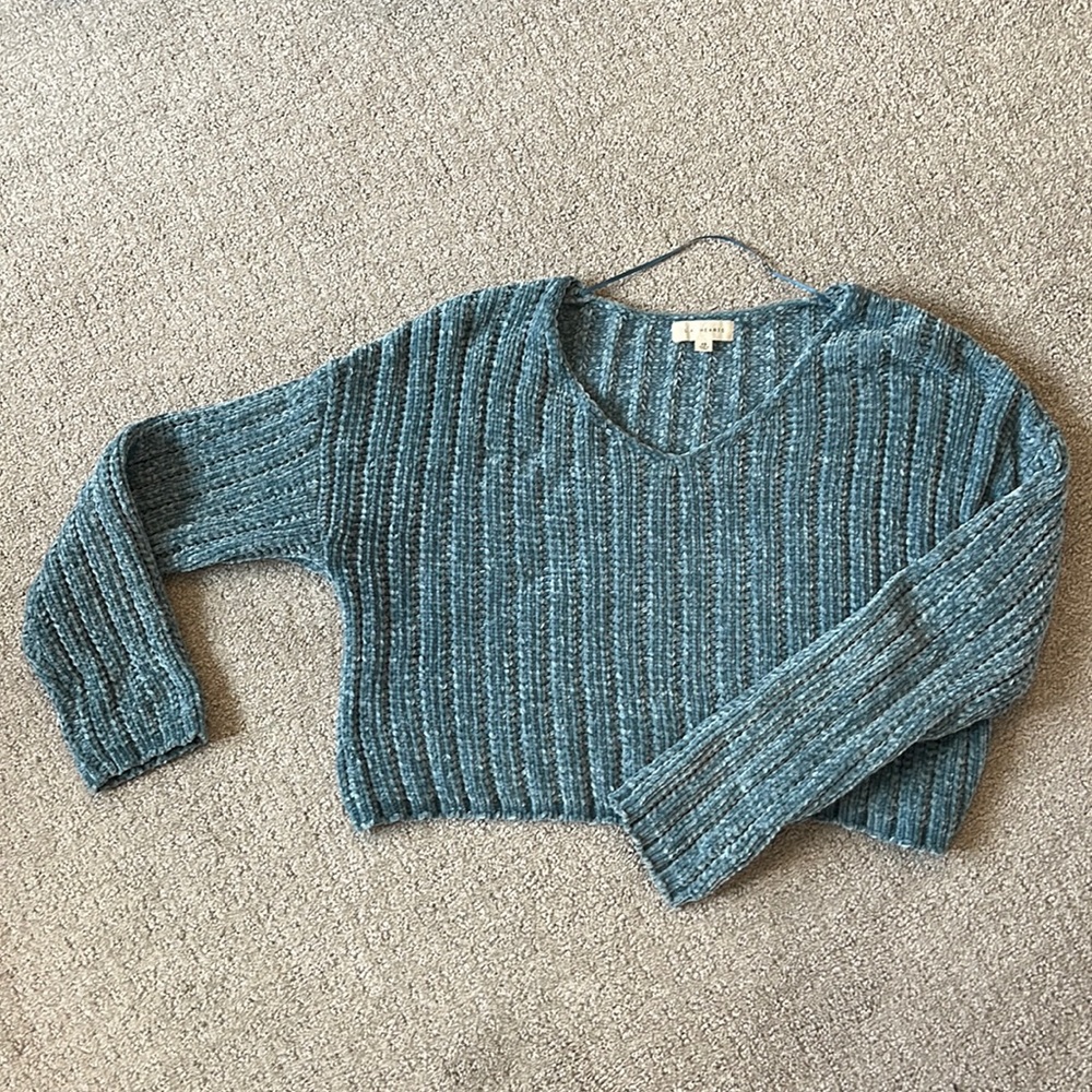 PACSUN L.A HEARTS CROPPED SWEATER. SIZE: XS. VERY COMFY & STYLISH.
